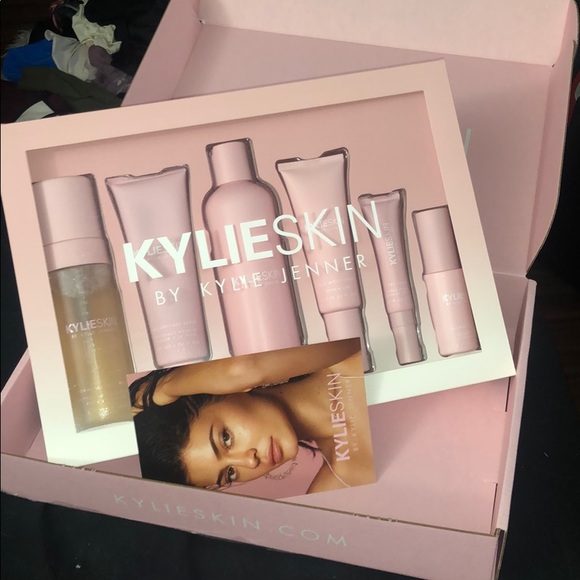 Kylie Cosmetics Other - Kylie Skin Set❤️